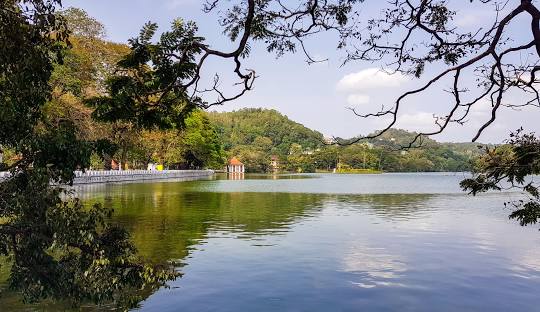 Kandy Lake